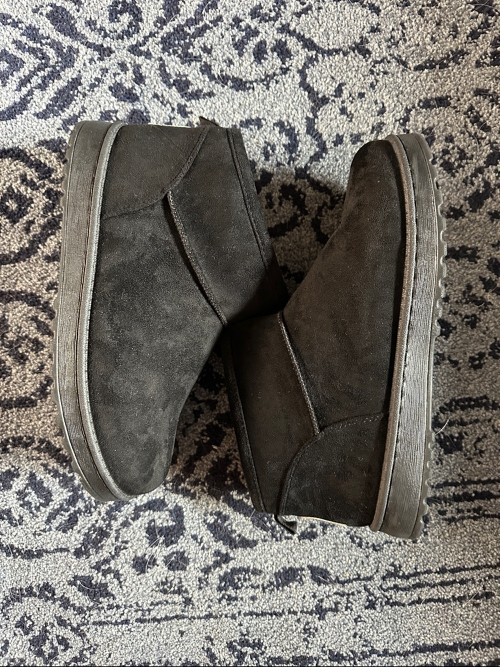 White Mountain black side ankle boot size 9
